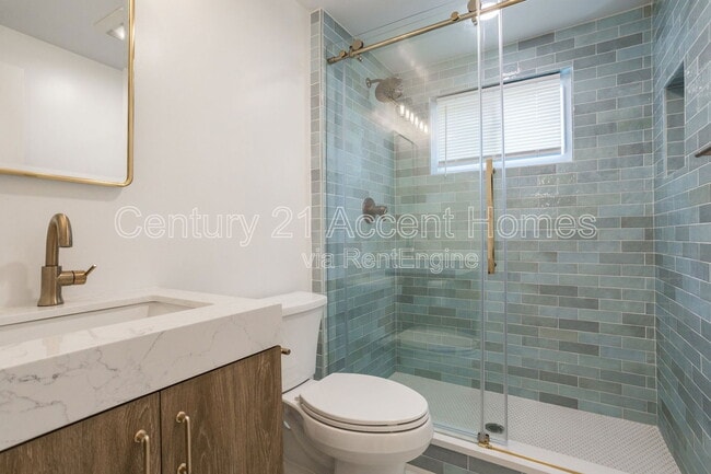Building Photo - 5912 3rd St S