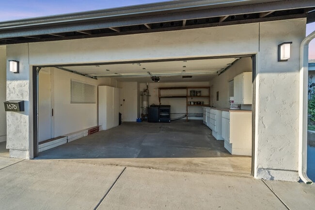 Building Photo - 1676 Raynell Way