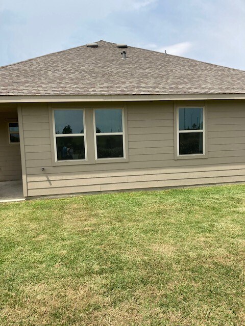 Building Photo - 2643 Dry Creek Dr