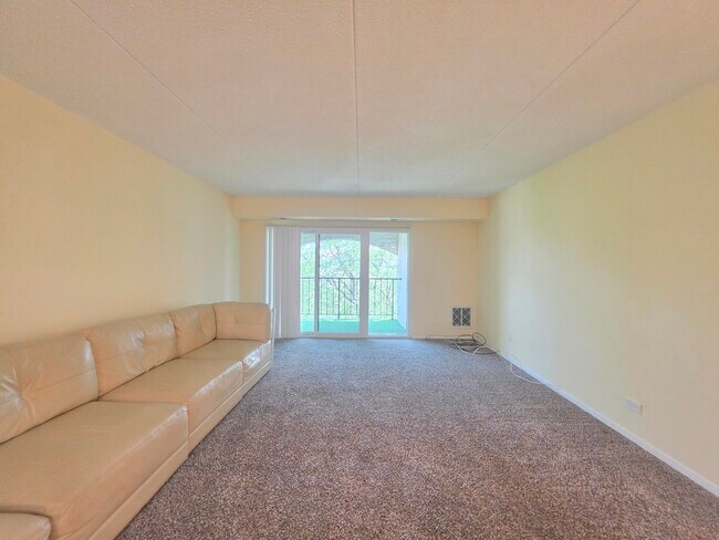 Building Photo - 350 Plum Creek Dr