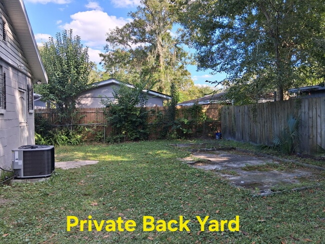 Building Photo - 1712 W 23rd St