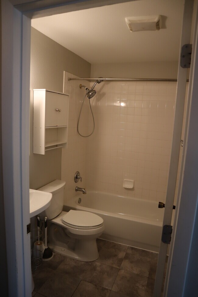Building Photo - 524 N Impala Dr