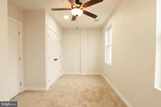 Building Photo - 1625 Montello Ave NE