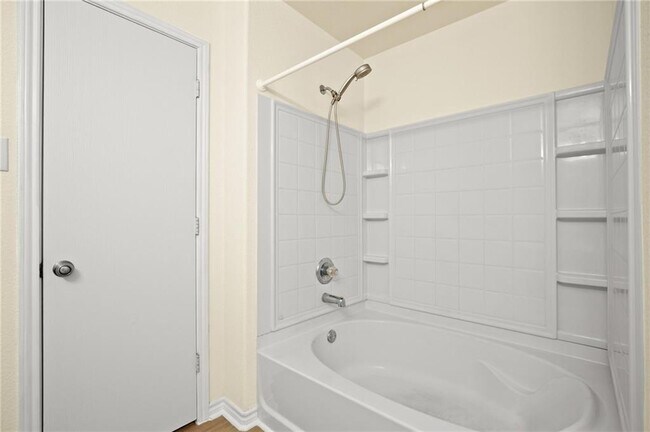 Building Photo - 2204 Cottontail Dr