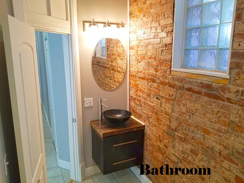 Building Photo - 3228 California Ave