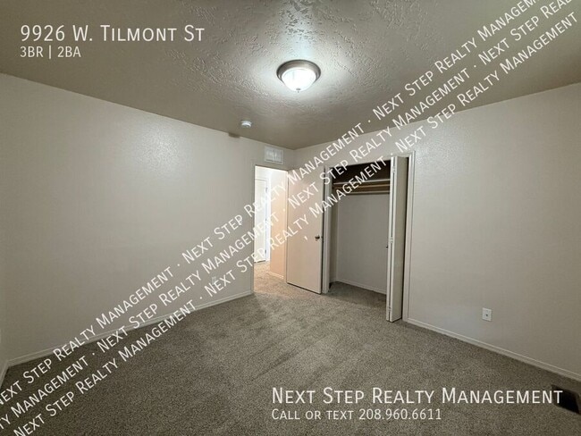 Building Photo - 9926 W Tilmont St