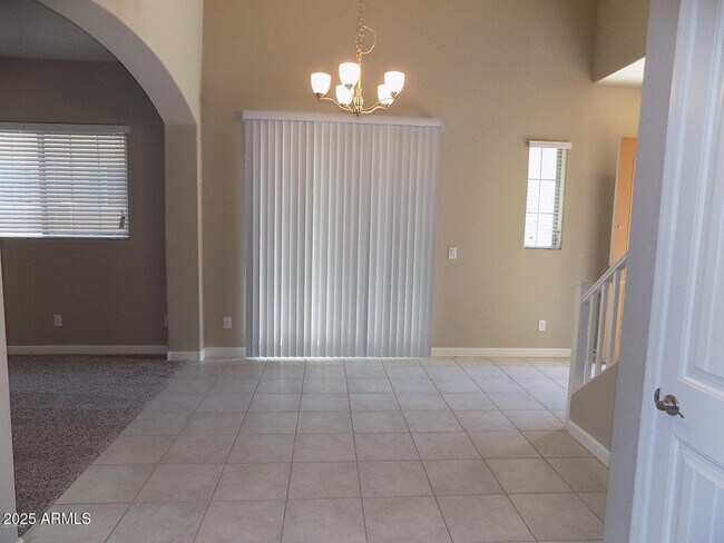 Building Photo - 1367 S Country Club Dr