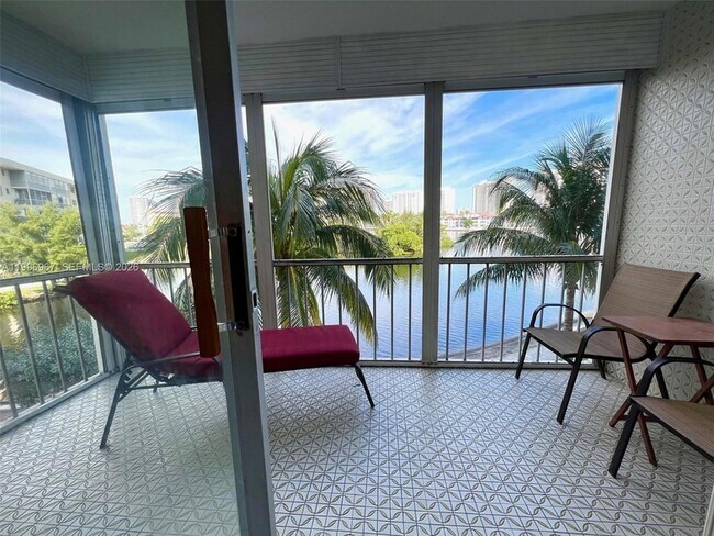 Building Photo - 3030 Marcos Dr