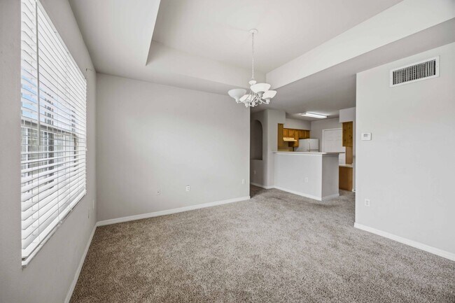 Building Photo - 1195 Villagio Cir