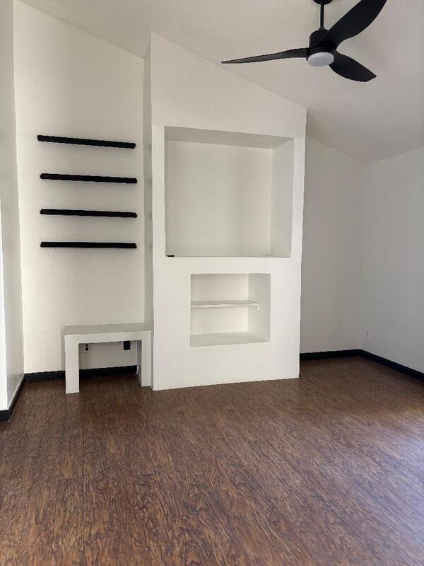 Building Photo - 10610 S 48th St