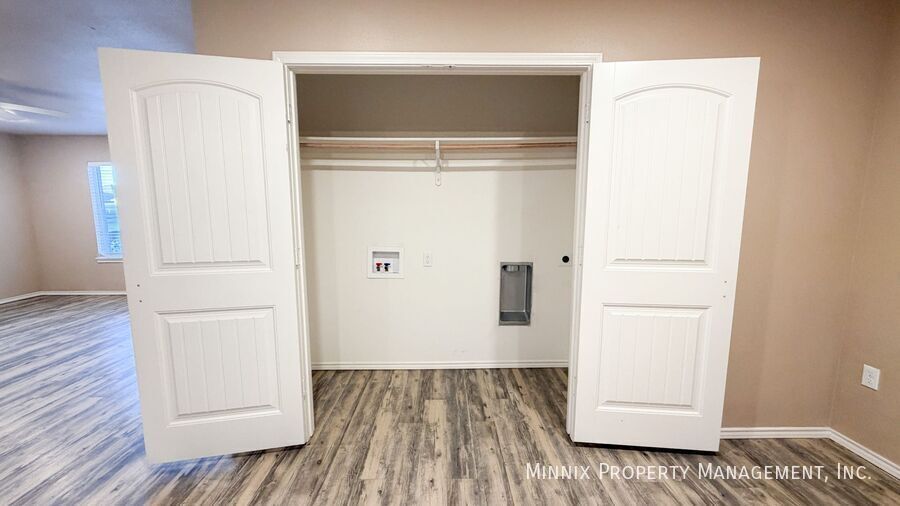 Building Photo - 7403 5th St