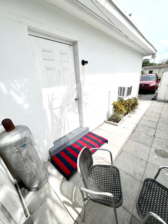 Building Photo - 205 NW 130th St