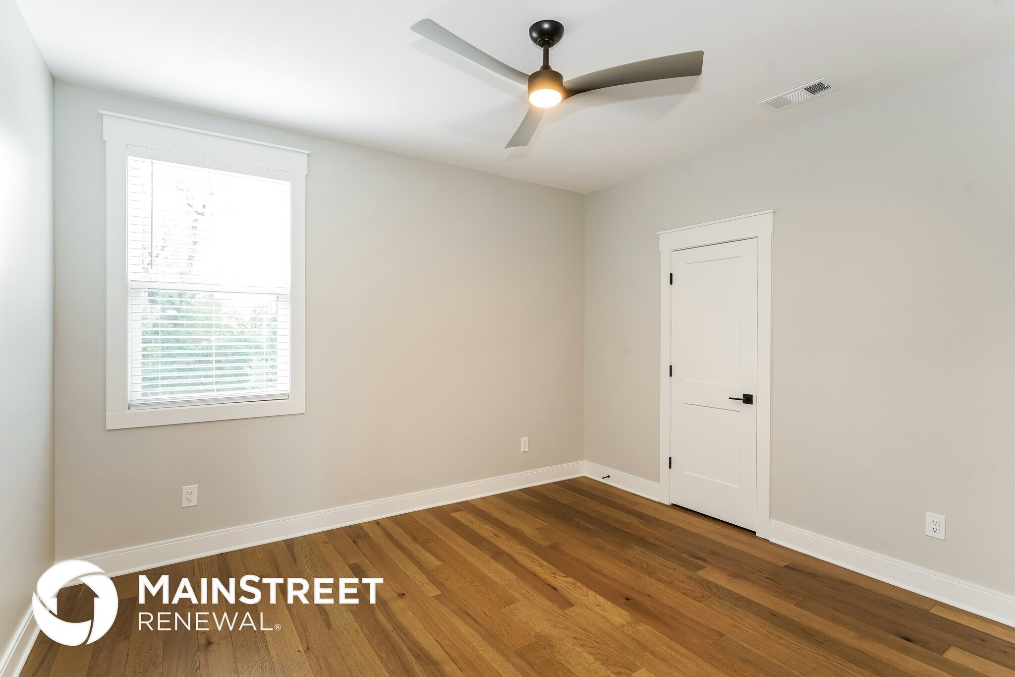 Building Photo - 606 26th Ave N