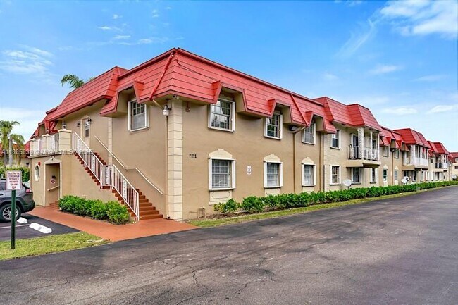 Building Photo - 501 SE 8th St