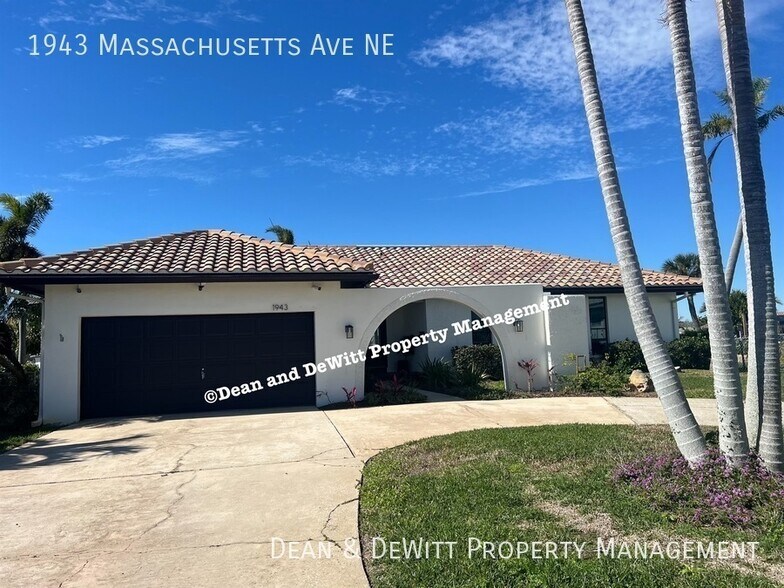 Building Photo - 4 Bed/3 Bath