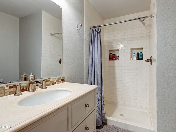 Building Photo - 15714 Chicory Dr