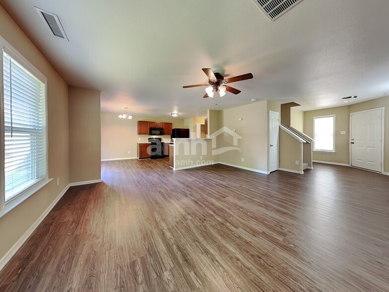 Building Photo - 4112 Lakewood Glen Dr