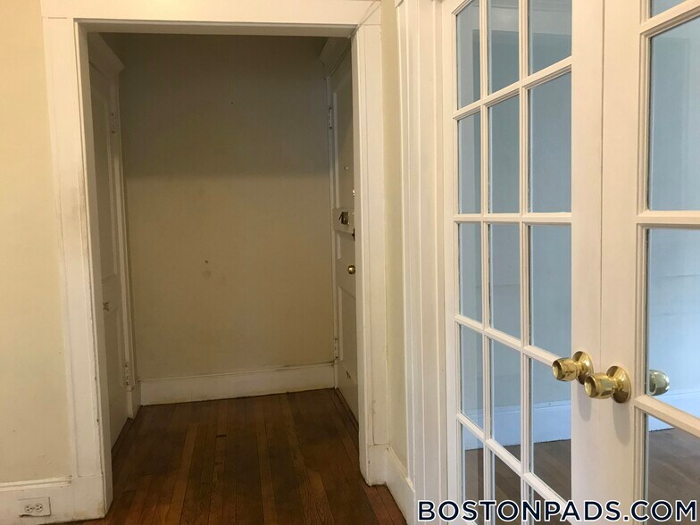 Building Photo - 161 Allston St