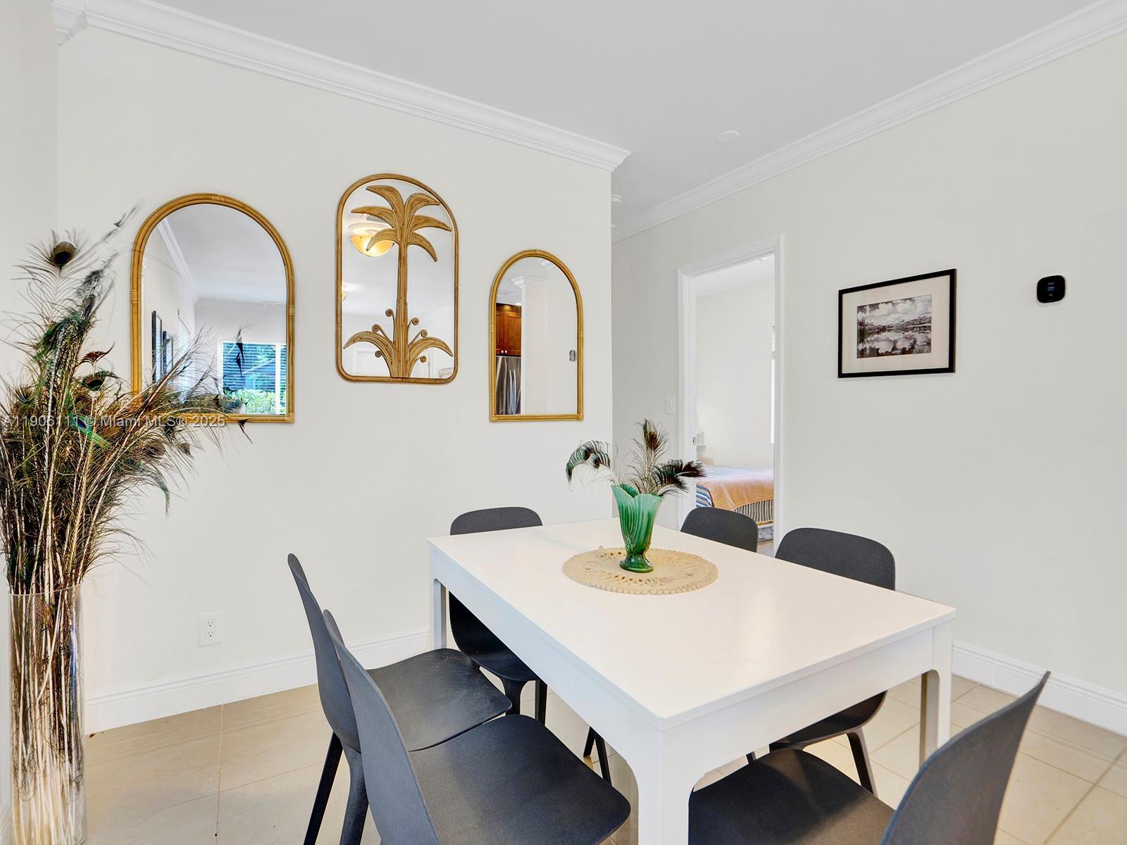 Building Photo - 4094 Park Ave