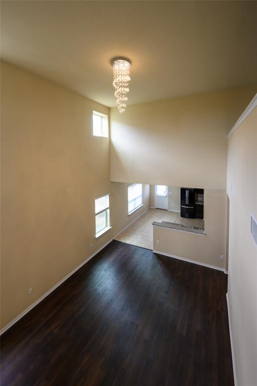 Building Photo - 613 Pinnacle Dr