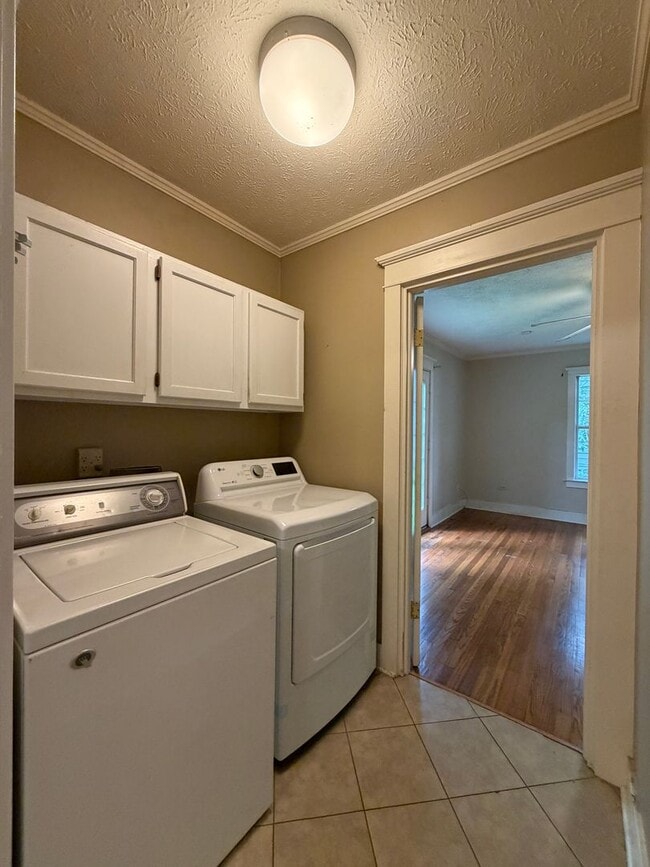 Building Photo - 207 Goodman Pl