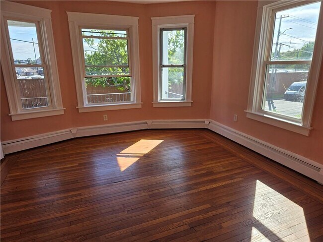 Building Photo - 27 Longfellow Terrace