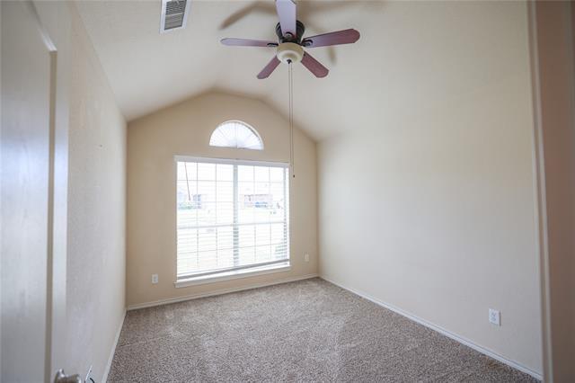 Building Photo - 2101 Oakridge Dr