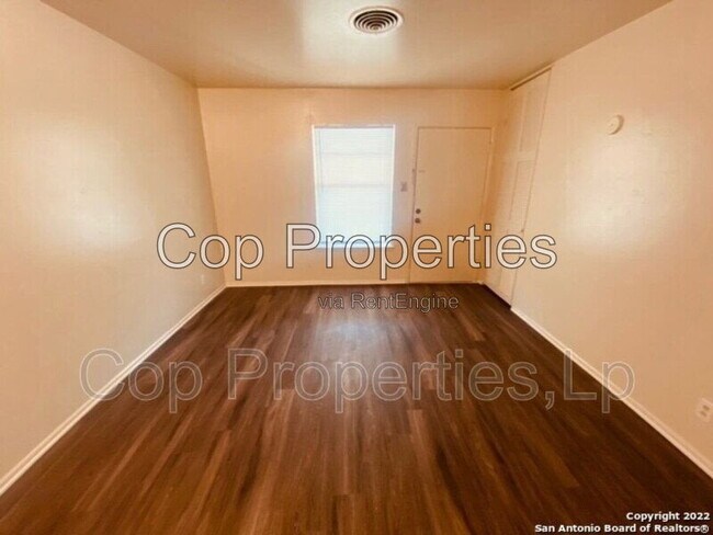 Building Photo - 148 Cloudhaven Dr