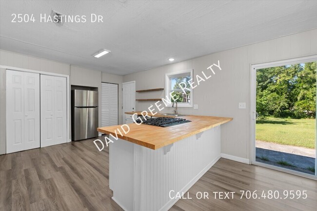 Building Photo - 2504 Hastings Dr