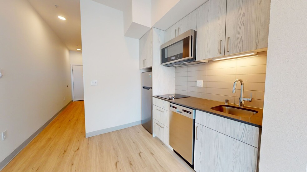 Interior Photo - Summerstone