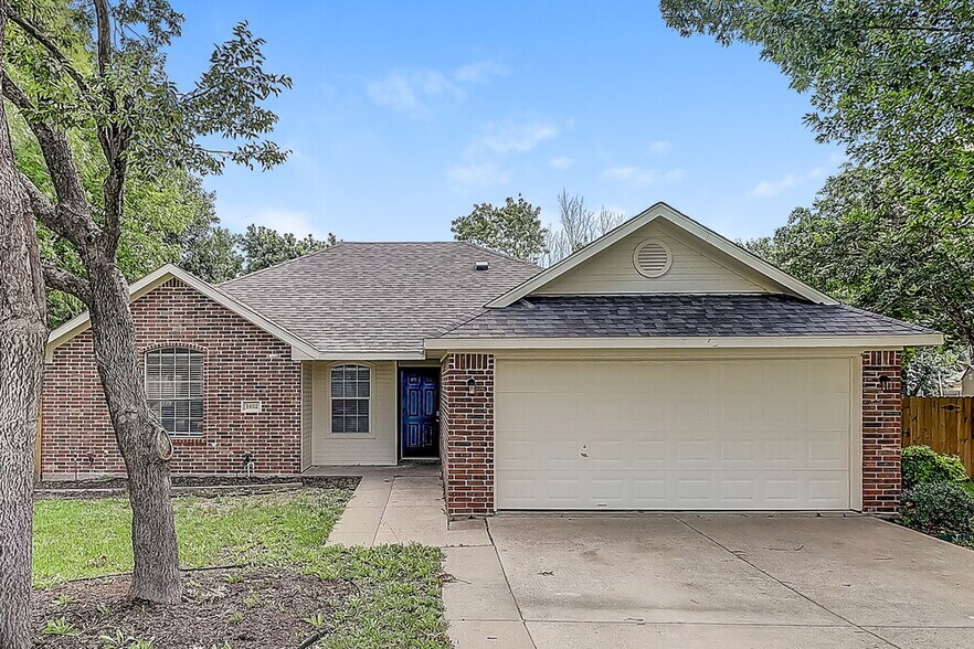 Primary Photo - 1402 Stiles Ct