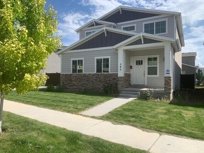 Primary Photo - 593 W Life Dr