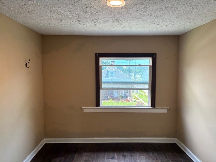 Building Photo - 73 N Oakley Ave