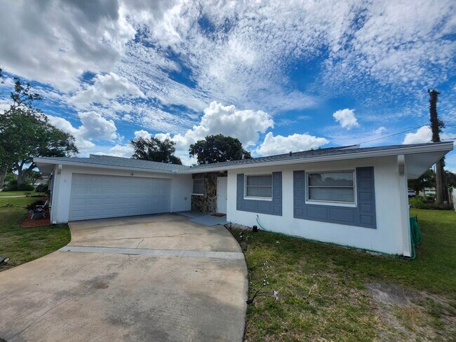 Building Photo - 2521 Tomoka Ave