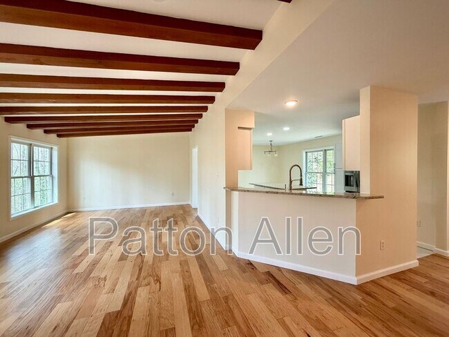 Building Photo - 6 Providence Rd