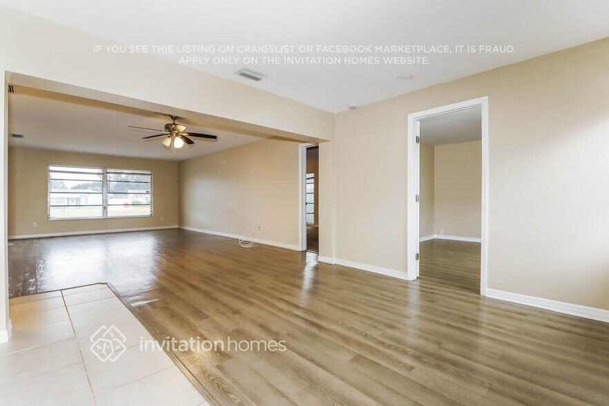 Building Photo - 14036 102nd Ave N