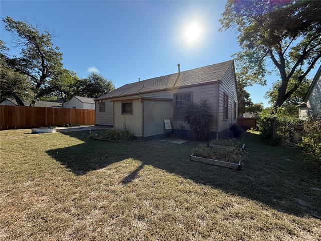 Building Photo - 1321 Smilax Ave