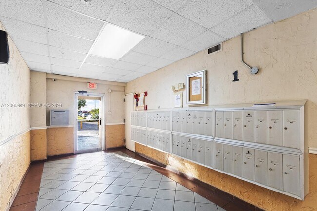 Building Photo - 5665 W 20th Ave