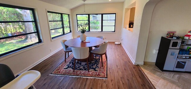 Building Photo - 22310 Cameo Dr E