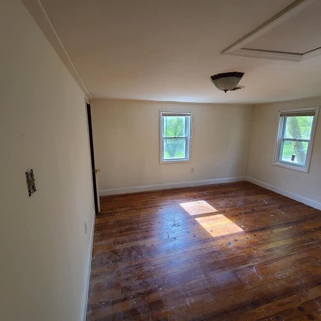 Building Photo - 406 Carter Ave