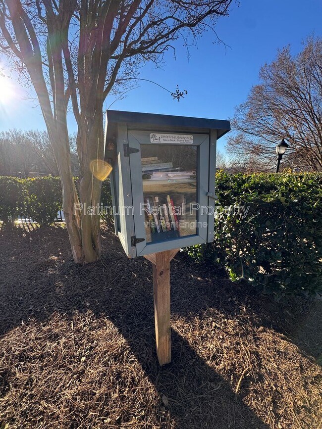 Building Photo - 1705 Barfield Run NW