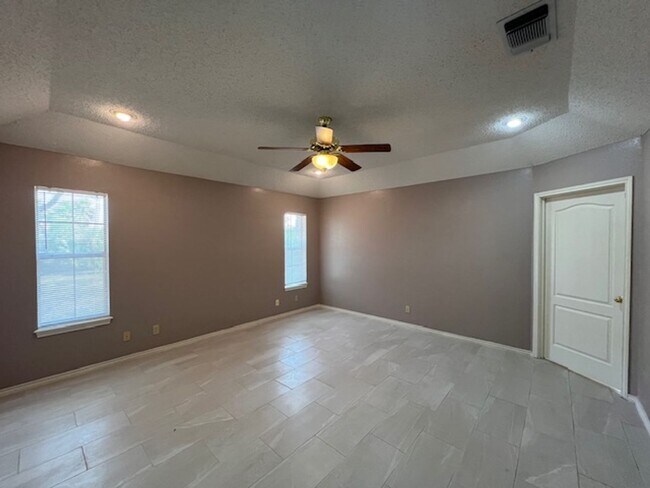 Building Photo - Winfield Subdivision