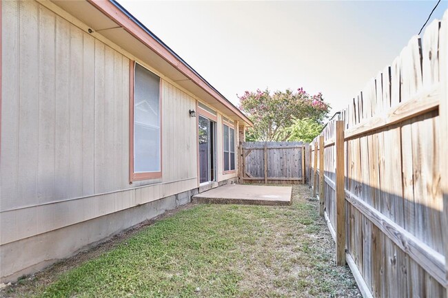 Building Photo - 508 Gregory Ct