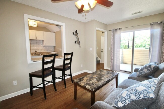 Building Photo - 1315 Bradley Dr