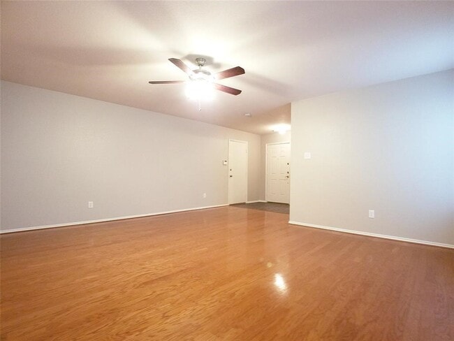 Building Photo - 8138 Forest Glen Dr