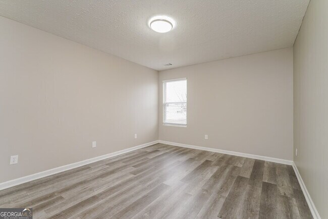 Building Photo - 5970 Mountain Top Pl
