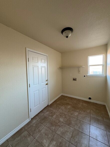 Building Photo - 2508 Isabelle Dr