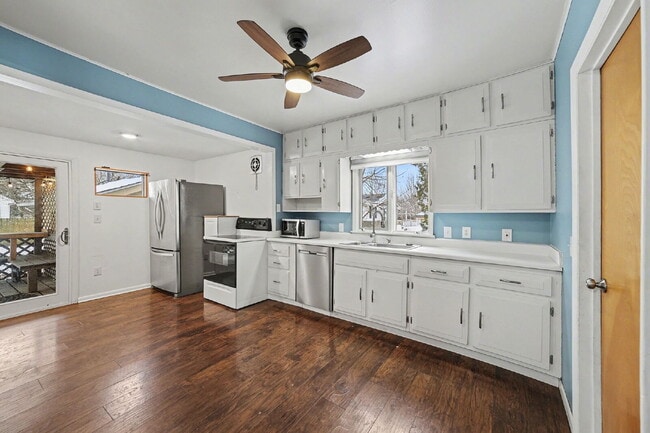 Building Photo - Stunning 3 bedroom rental minutes from downtown - $1800/Month