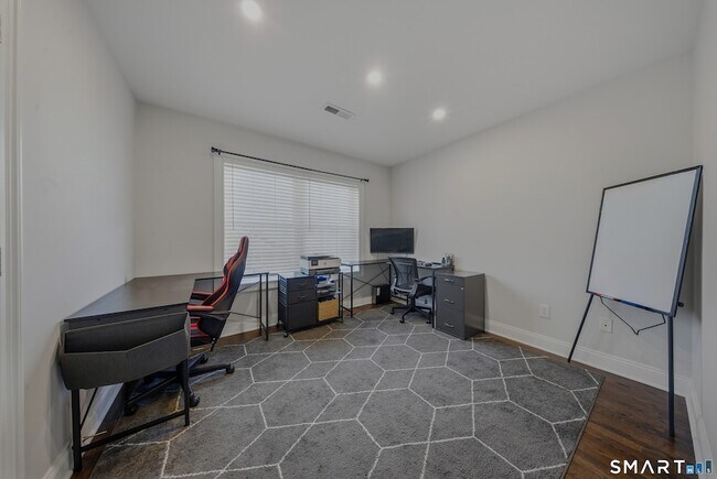 Building Photo - 145 Brentwood Ave