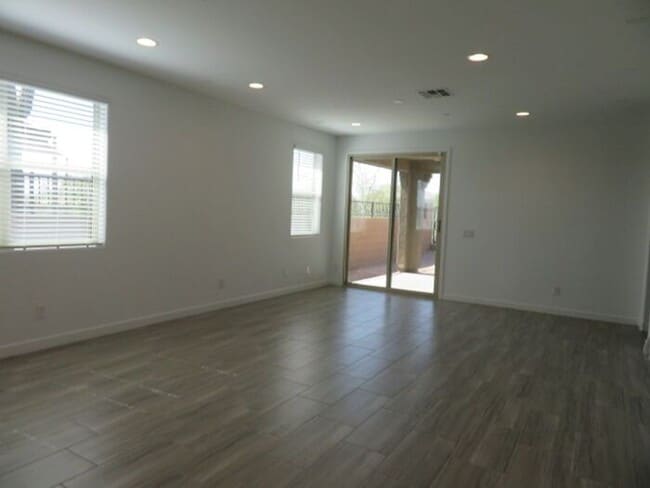 Building Photo - ****$500 off December Rent****Beautiful 5 Bedroom 3 Bath In Mystic at Lake Pleasant